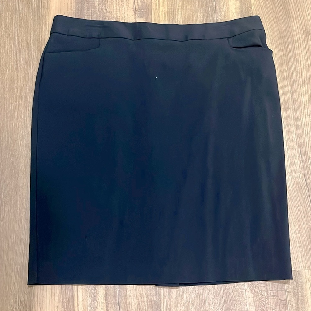 Express Design Studio Size 12 black skirt. Pre-owned, good condition